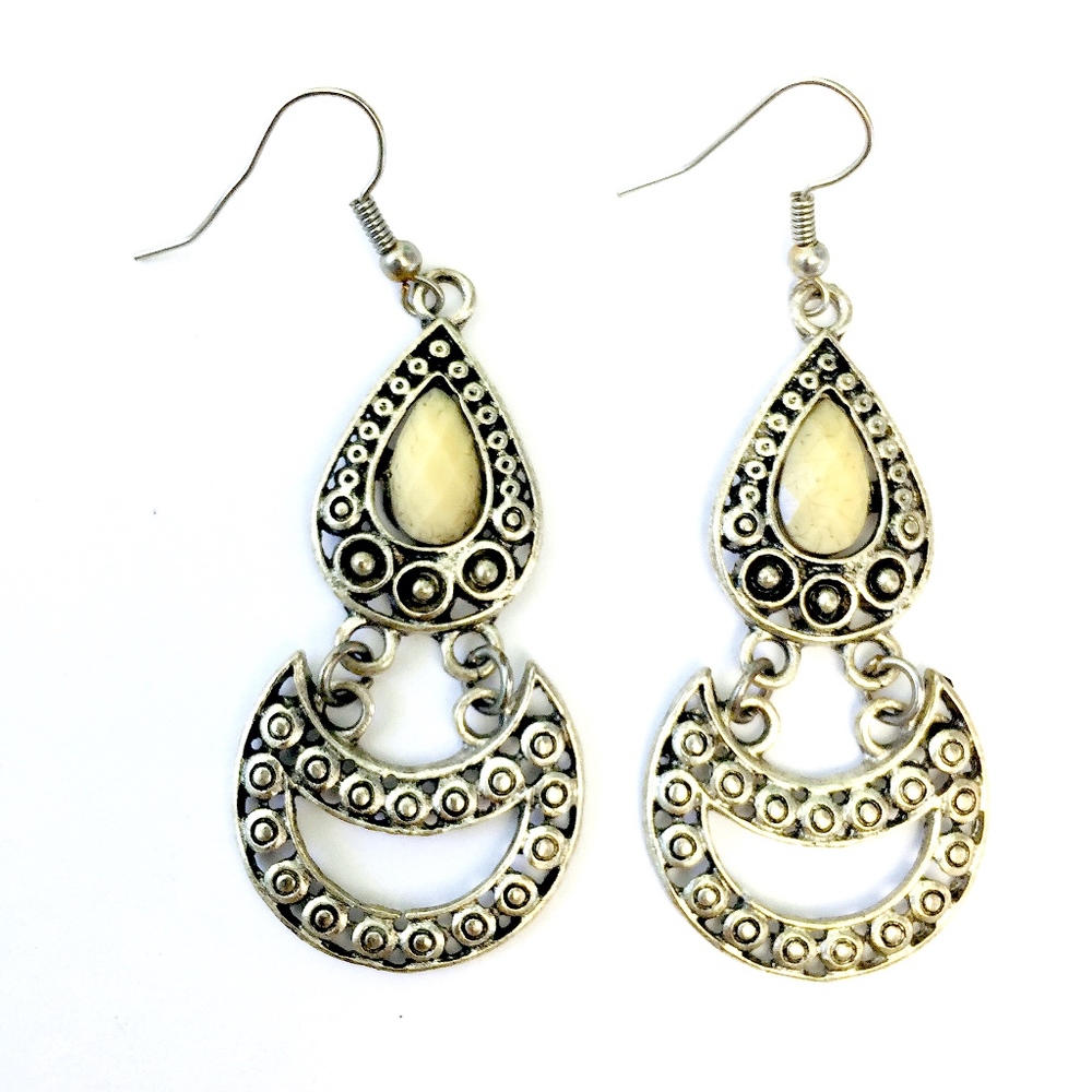 🌿FREE with Purchase 🌿Crescent Dangle Earrings